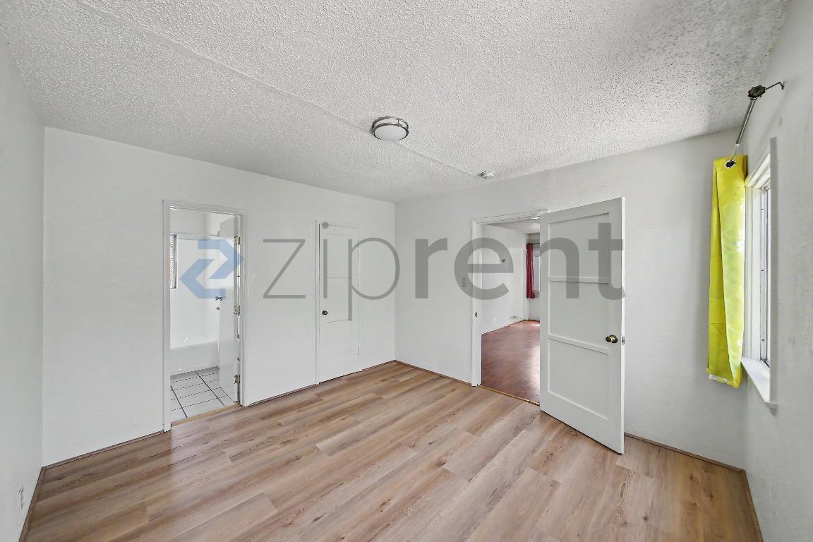 Building Photo - 7027 Holmes Ave