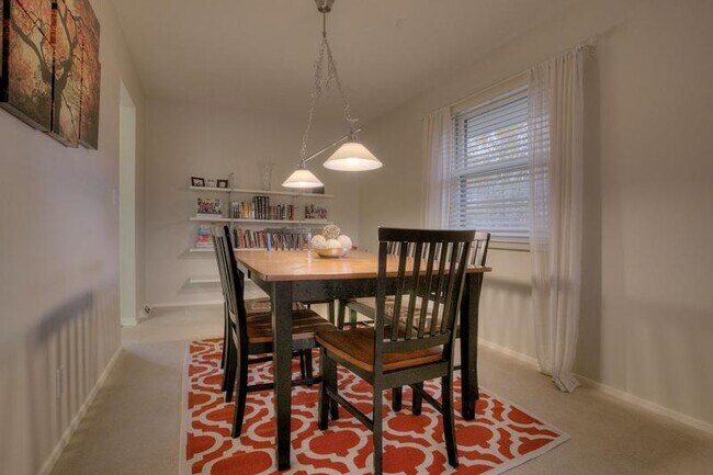 Building Photo - 307 Marian Ave