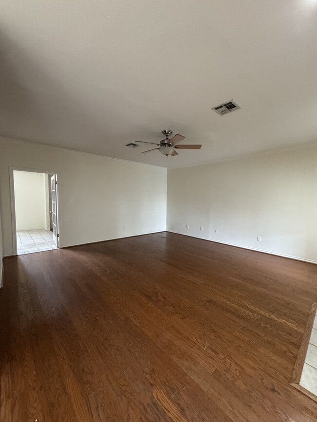 Building Photo - 7033 Bevington Dr