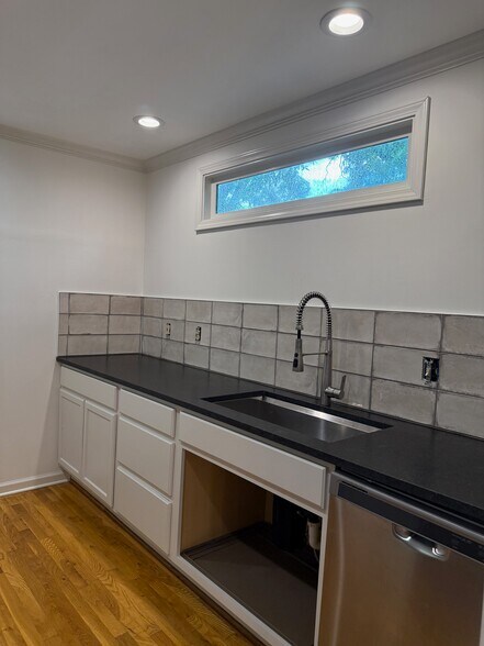 Building Photo - 2808 10th Ct S