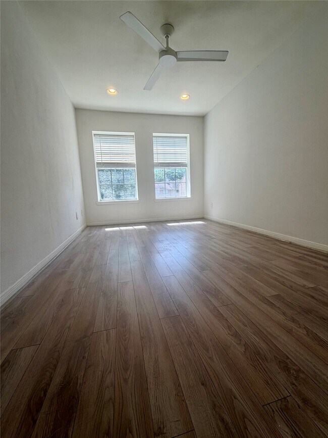 Building Photo - 5800 Lumberdale Rd