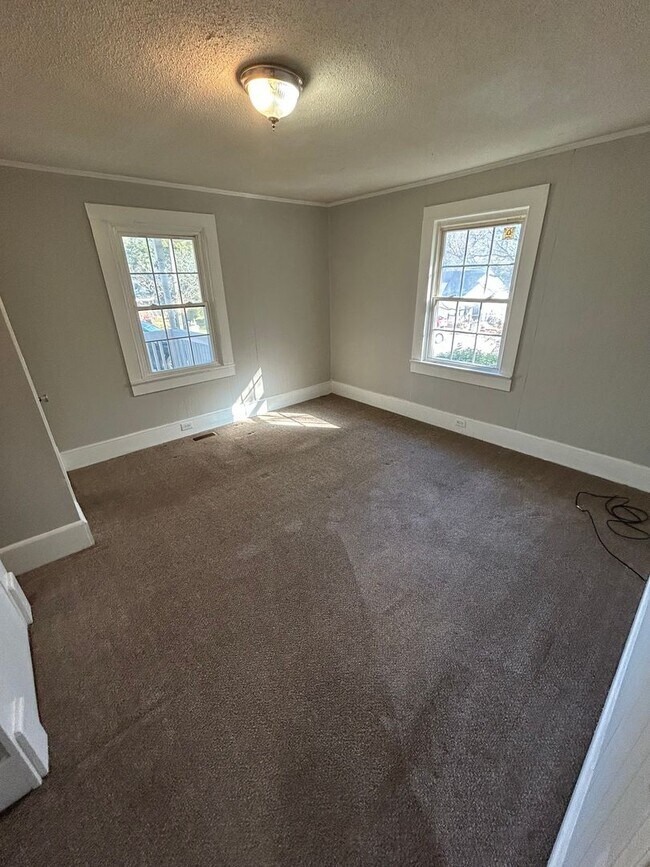 Building Photo - 22 Carter St