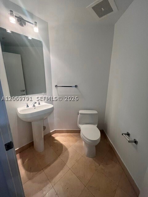 Building Photo - 1060 Brickell Ave