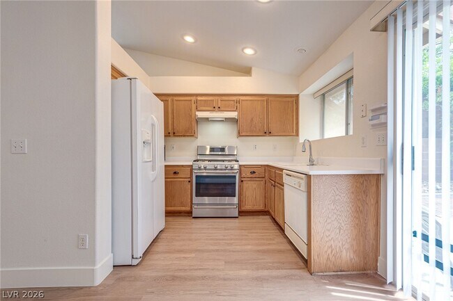 Building Photo - 9829 Panorama Cliff Dr