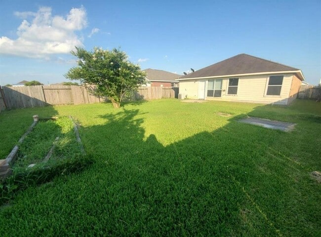 Building Photo - 14927 Diamond Way