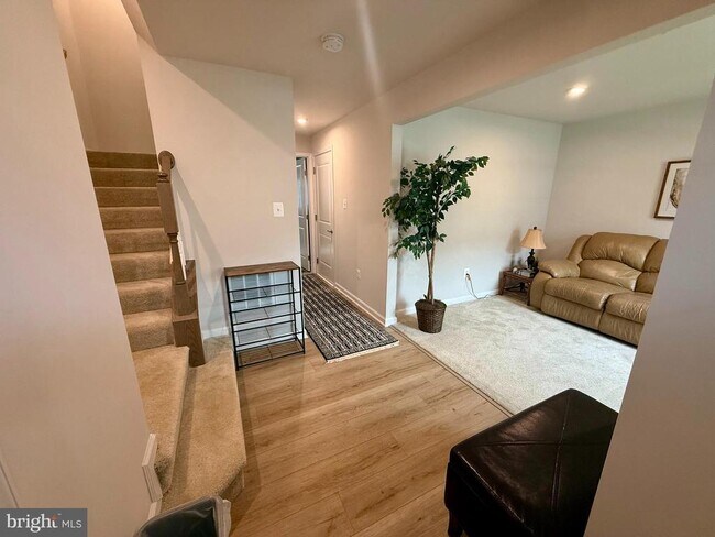 Building Photo - 70 Caswell Dr