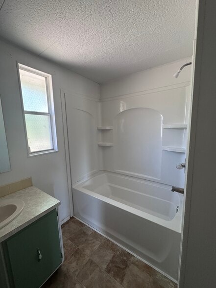 Building Photo - 2300 Sun Valley Cir