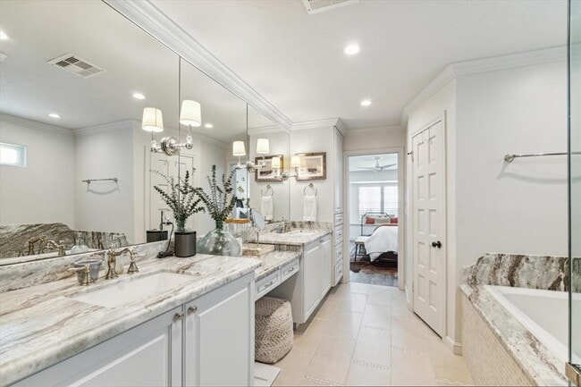 Building Photo - 6503 Hickorycrest Dr