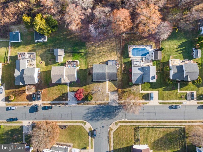 Building Photo - 911 Towson Rd