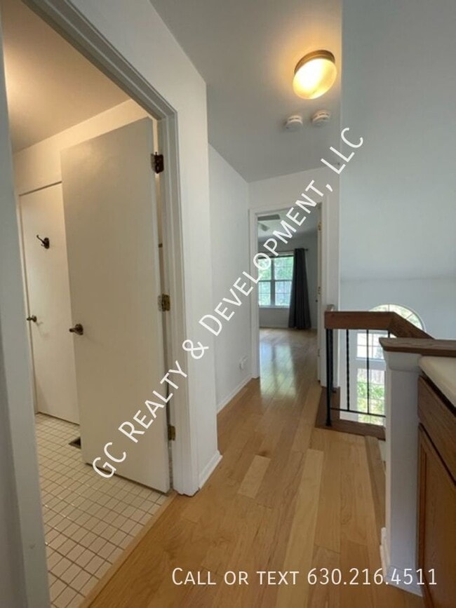 Building Photo - 730 Sturnbridge Ln