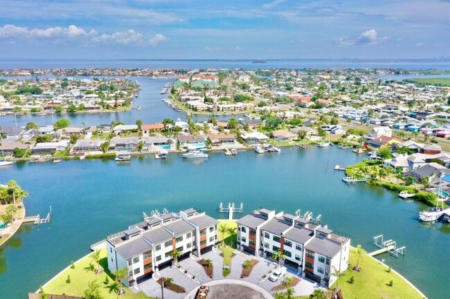 Building Photo - 773 Gran Kaymen Way