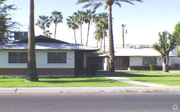Primary Photo - 2423 W Campbell Ave