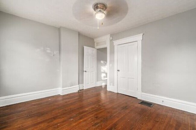 Building Photo - 360 N Garfield Ave