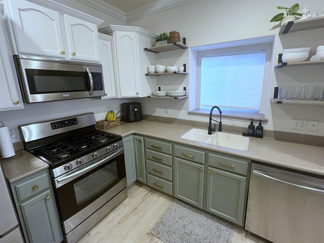 Building Photo - 8781 Jefferson Dr