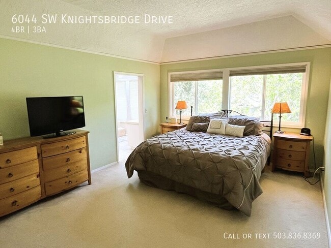 Building Photo - 6044 SW Knightsbridge Dr