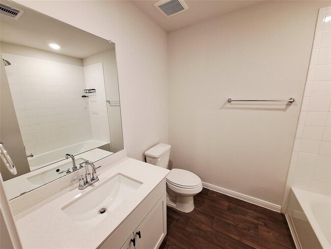 Building Photo - 1327 Camden Ln