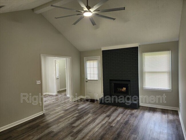 Building Photo - 3034 Lansing Ave