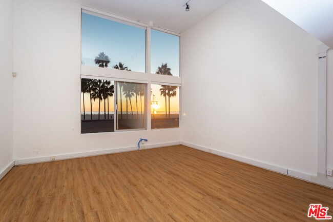 Building Photo - 11 Brooks Ave