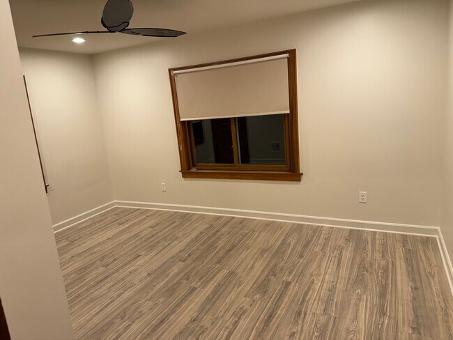 Building Photo - 1612 N Star Ave