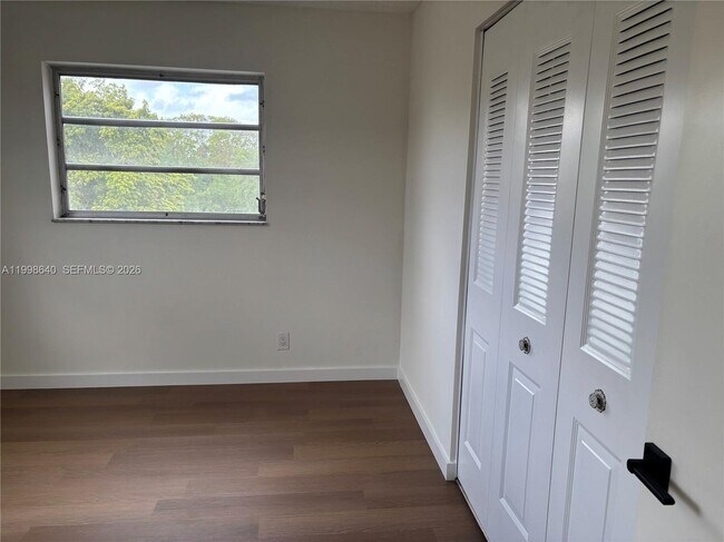 Building Photo - 200 Ashbury Rd