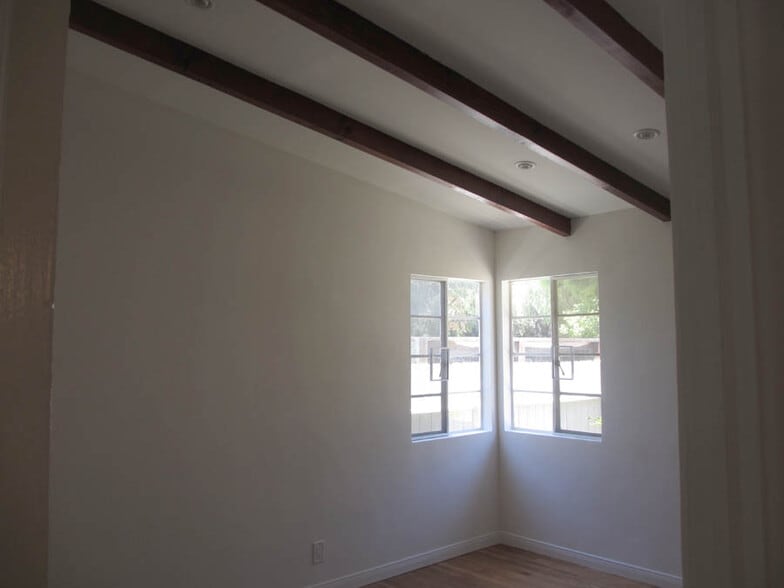back bedroom - 3244 Selby Ave
