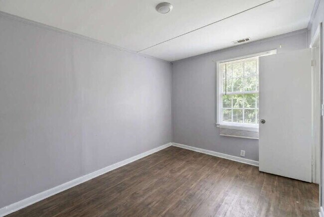 Building Photo - 431 Bussey Ave