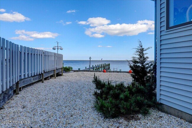 Building Photo - 1207 Capstan Dr
