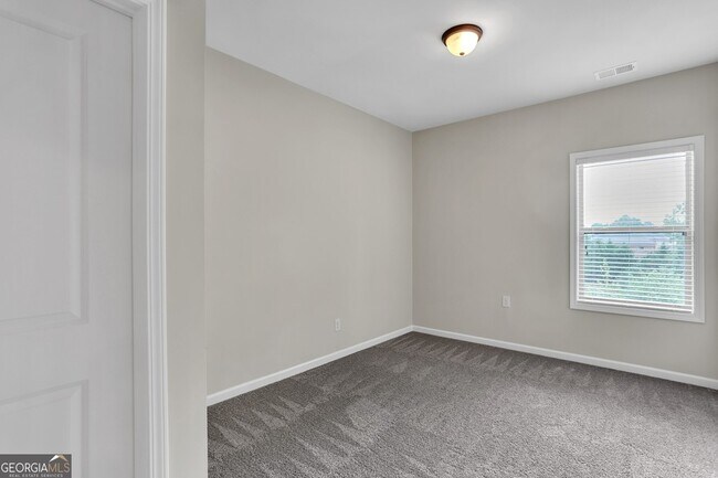 Building Photo - 568 Garden View Ct