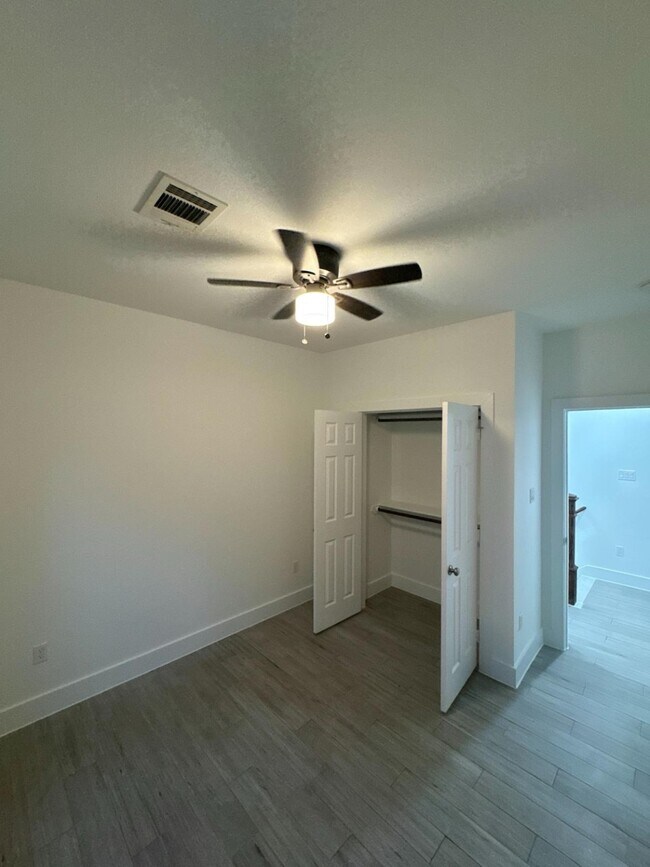 Building Photo - 8305 Prairie View Dr