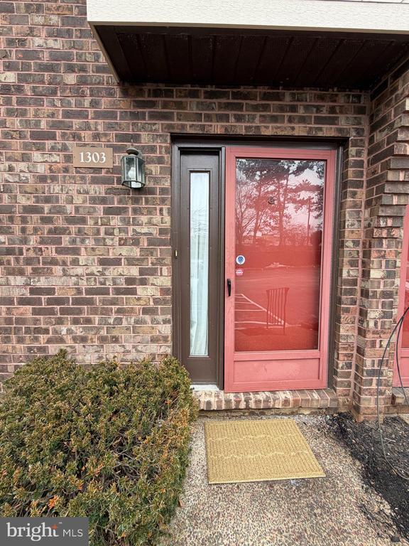 Building Photo - 1303 Mountainview Dr