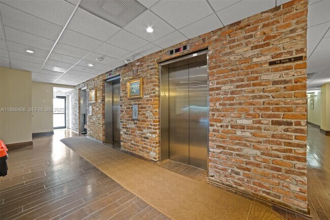 Building Photo - 5000 N Ocean Blvd