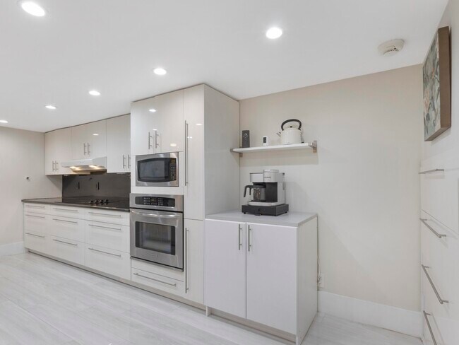 Building Photo - 955 Egret Cir