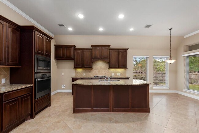 Building Photo - 196 Pine Crest Cir