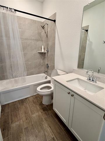 Building Photo - 3161 Ridgelake Way