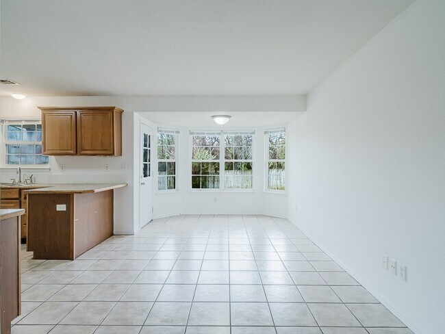 Building Photo - 2110 SE Atherton Cir