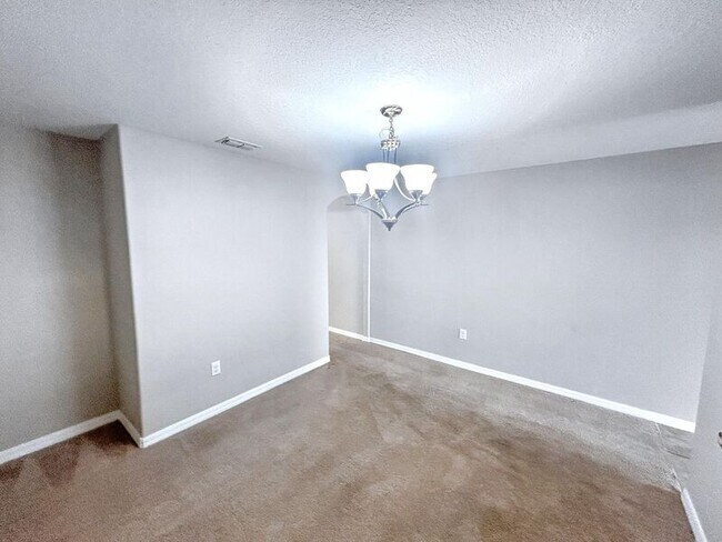 Building Photo - 9872 Trumpet Vine Loop