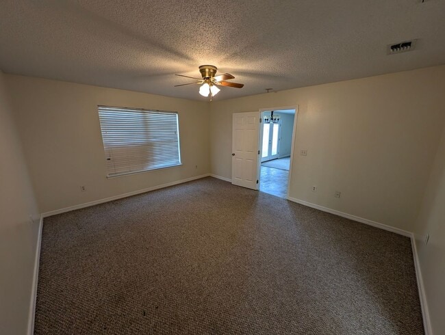 Building Photo - Updated 4-Bedroom Home on a Quiet Street — 1,695 sq ft, Large Garage — Now Accepting Applications