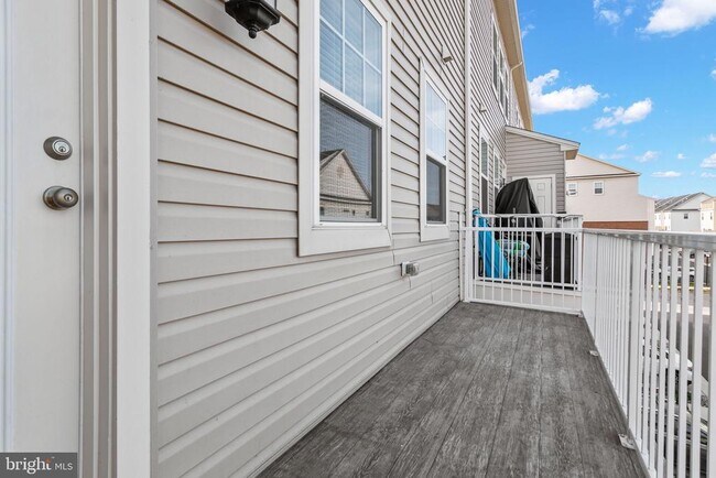 Building Photo - 7086 Executive Way