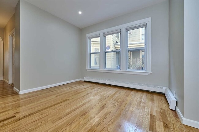 Building Photo - 27 Ellery St