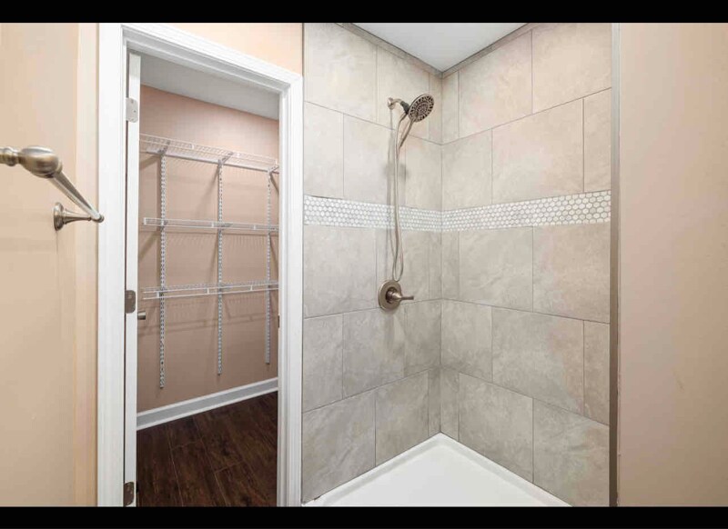 Building Photo - 1008 E Club Blvd