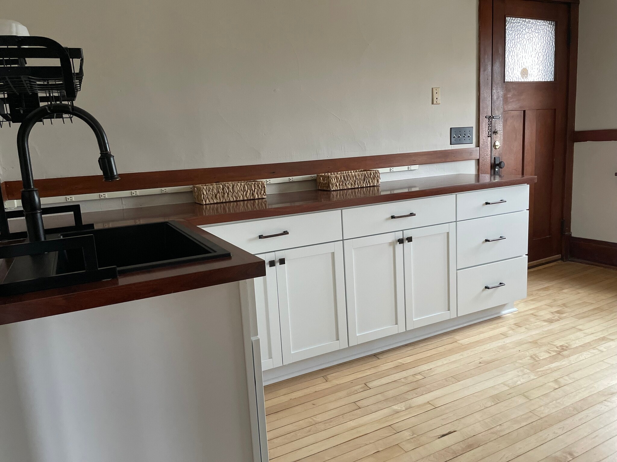 Newly rennovated Kitchen - 632 E Burleigh St