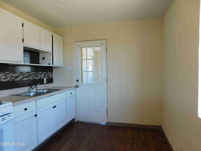 Building Photo - 7625 Hacienda Ave