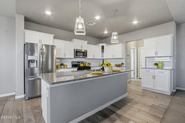 Building Photo - 3328 David Palacio Dr