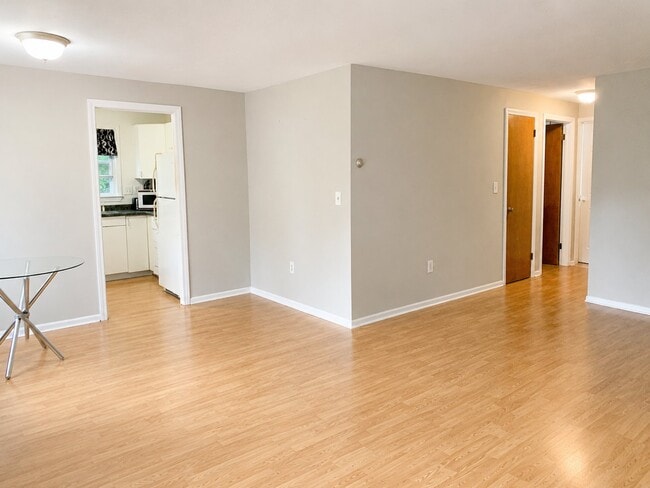 Building Photo - 15 Grandview Dr