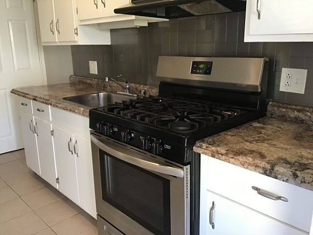 Building Photo - 650 N Mary St