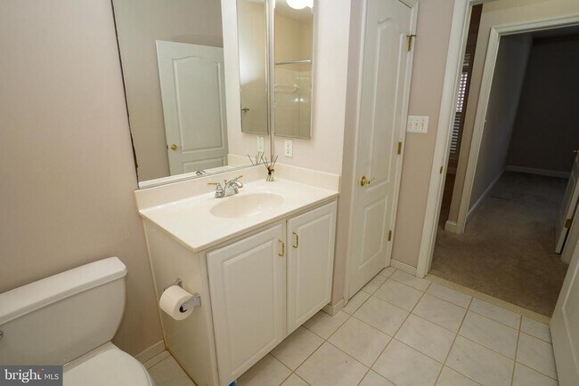 Building Photo - 2115 Ganton Green