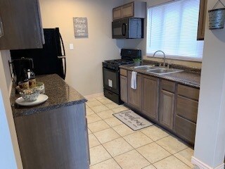 Building Photo - 2028 Fremont St