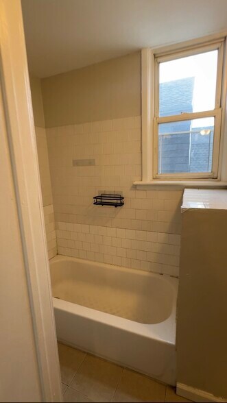 Building Photo - 222 S 10th St