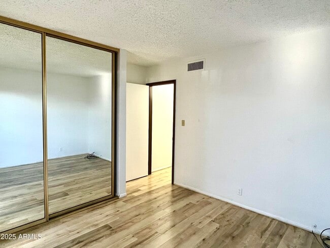 Building Photo - 6818 N 35th Ave