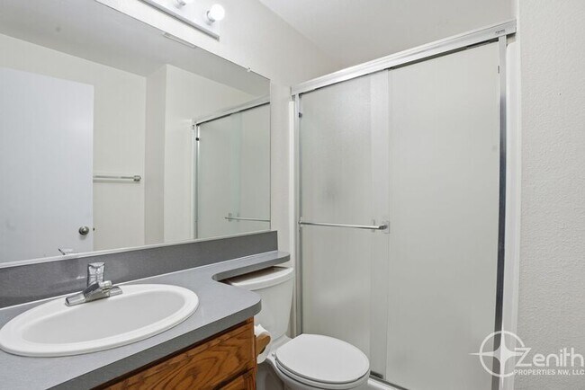 Building Photo - 16113 NE 4th Way